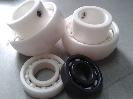 Inserto ceramico ZrO2 UC205 Cuscinetto a sfere Gabbia in PTFE Con filettatura di adattamento in sistemi di trasporto